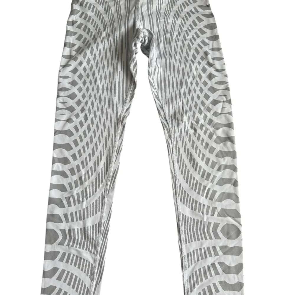 Alo Yoga Geometric Patterned Leggings